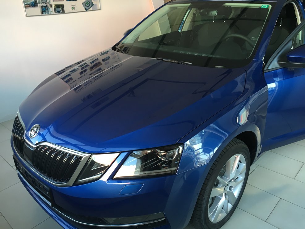 Синий Reef металлик Skoda Octavia