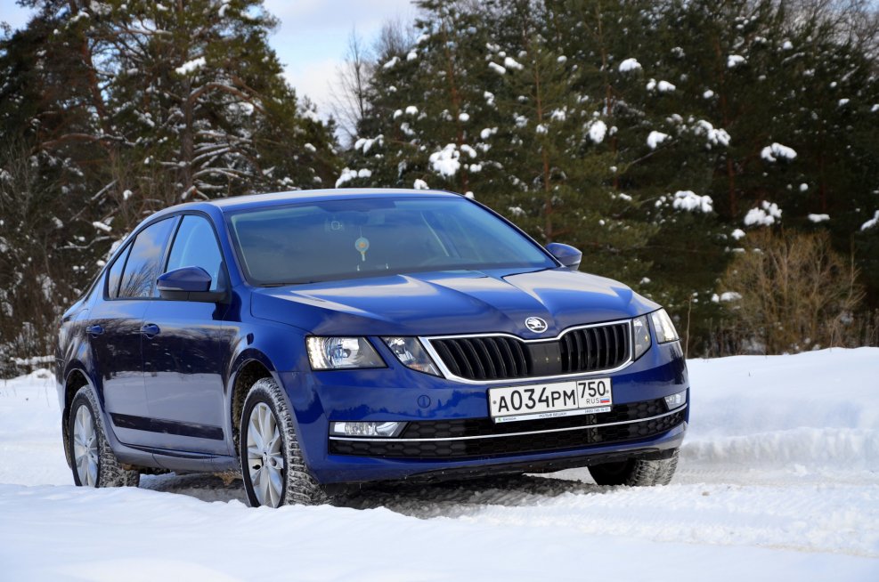 Škoda Octavia синяя