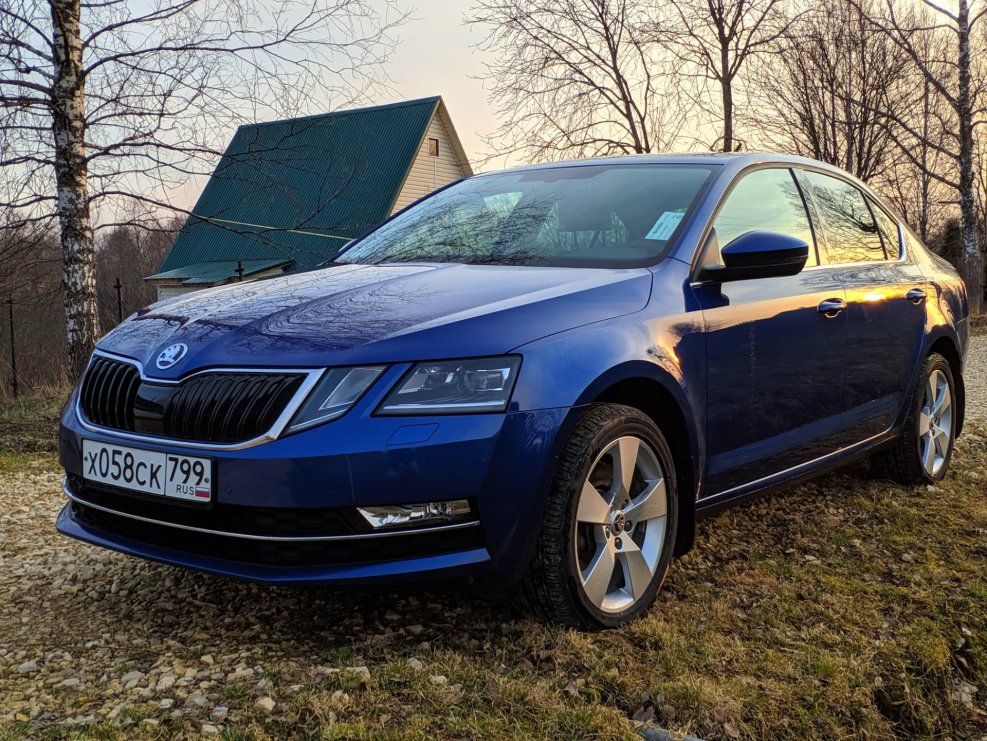 Skoda Octavia синий Reef