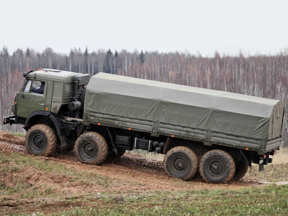 Новый четырехосный камаз