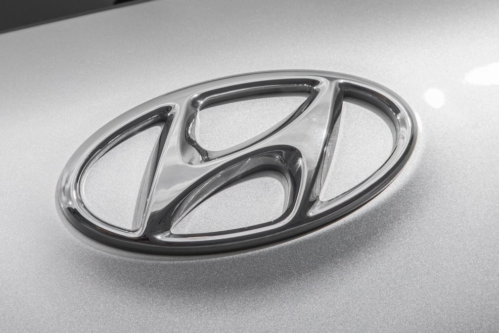 Hyundai первый логотип