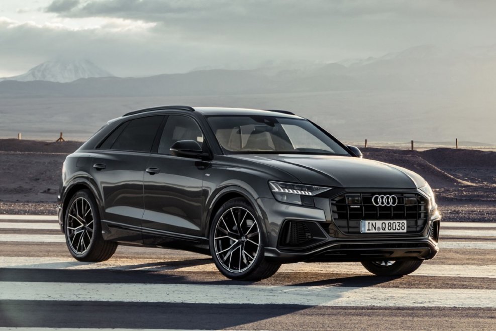 Audi q8 Black