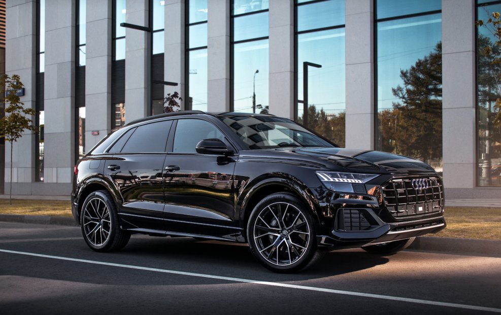 Audi q8 черная
