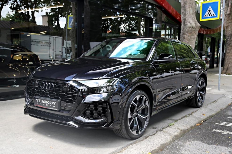 Audi RS q8 2020 черная