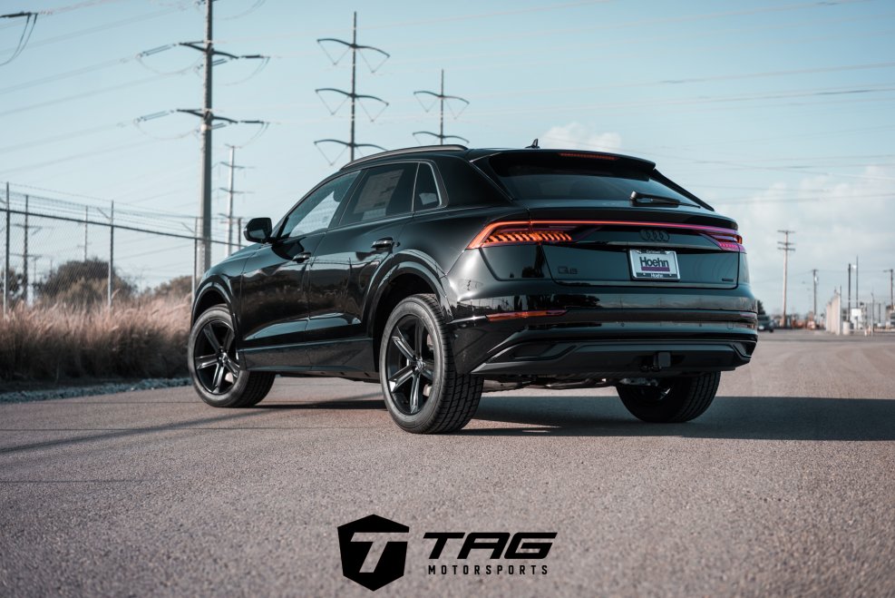 Audi q8 2019 черная