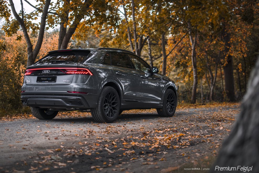 Audi q8 Black Satin