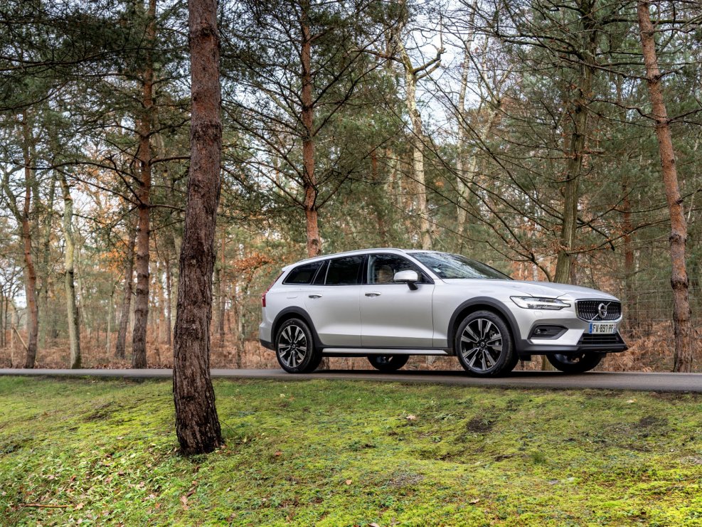 Вольво v40 Cross Country