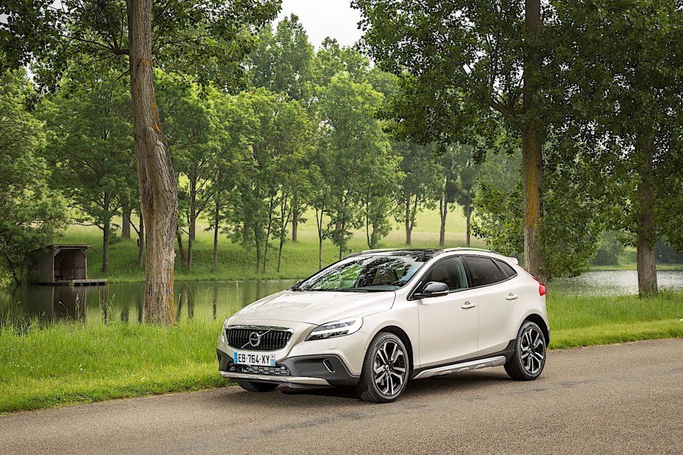 Volvo v40 Cross Country 2016
