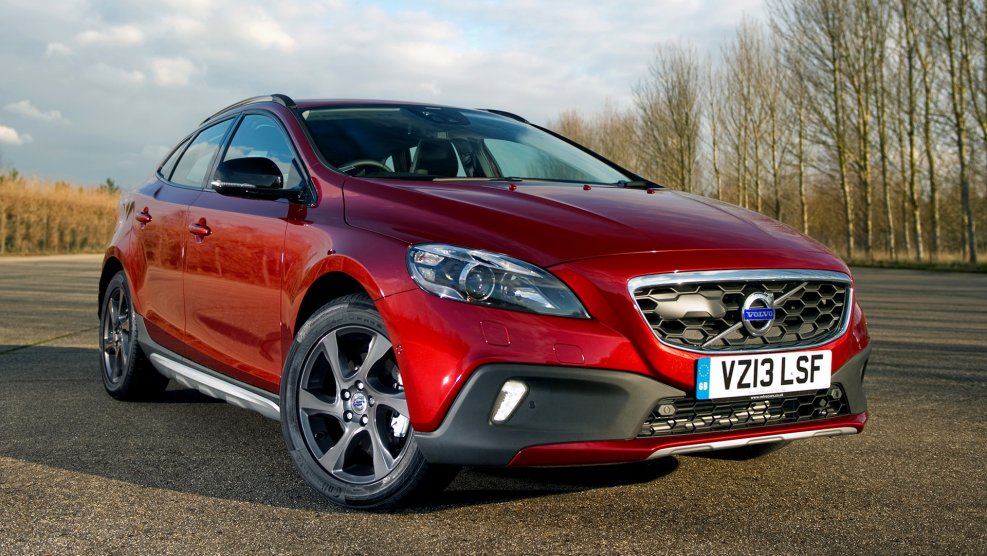 Volvo v60 Cross Country Blue