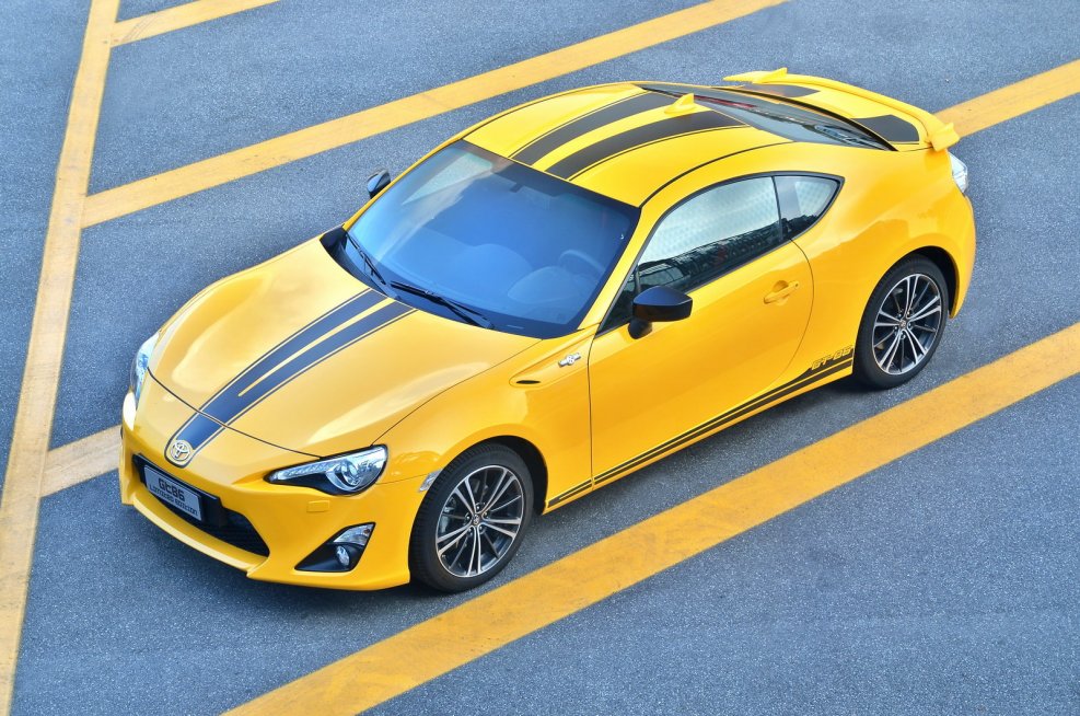 Желтая версия. Toyota gt86 желтая. Субару BRZ Yellow. Субару BRZ желтая. Тойота ГТ 86 желтая.