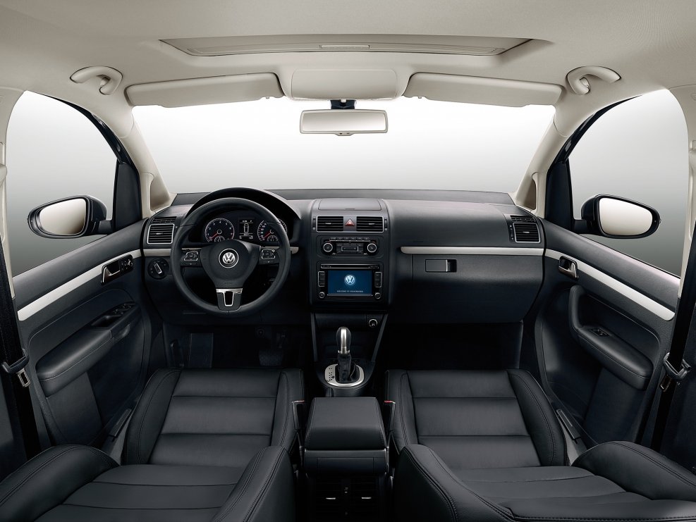 VW Touran 2010 салон