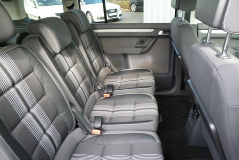 Volkswagen Touran 2008 салон