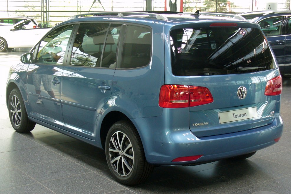 Volkswagen Touran 2012 салон