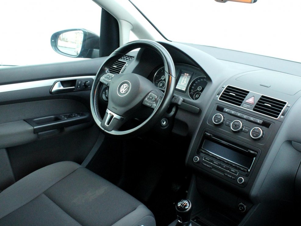 Volkswagen Touran 2007 салон