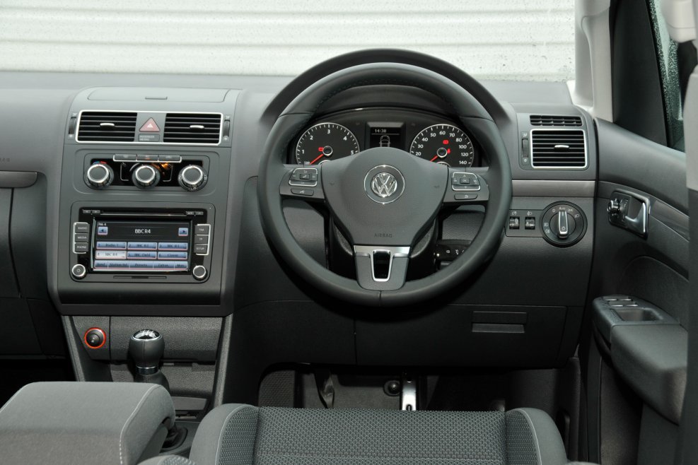 VW Touran 2010 салон