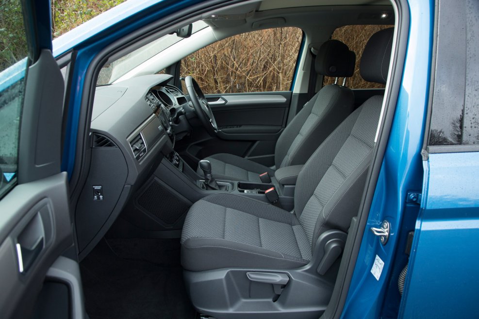 Volkswagen Touran 2016 салон