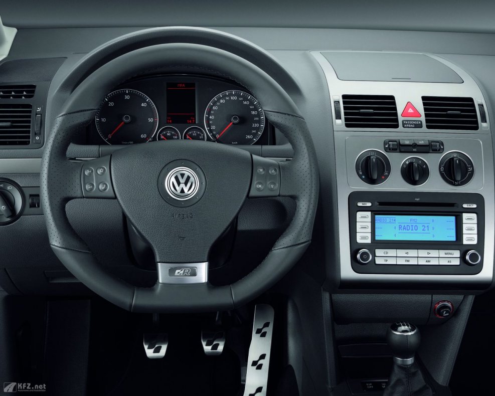 Volkswagen Touran 2007 салон