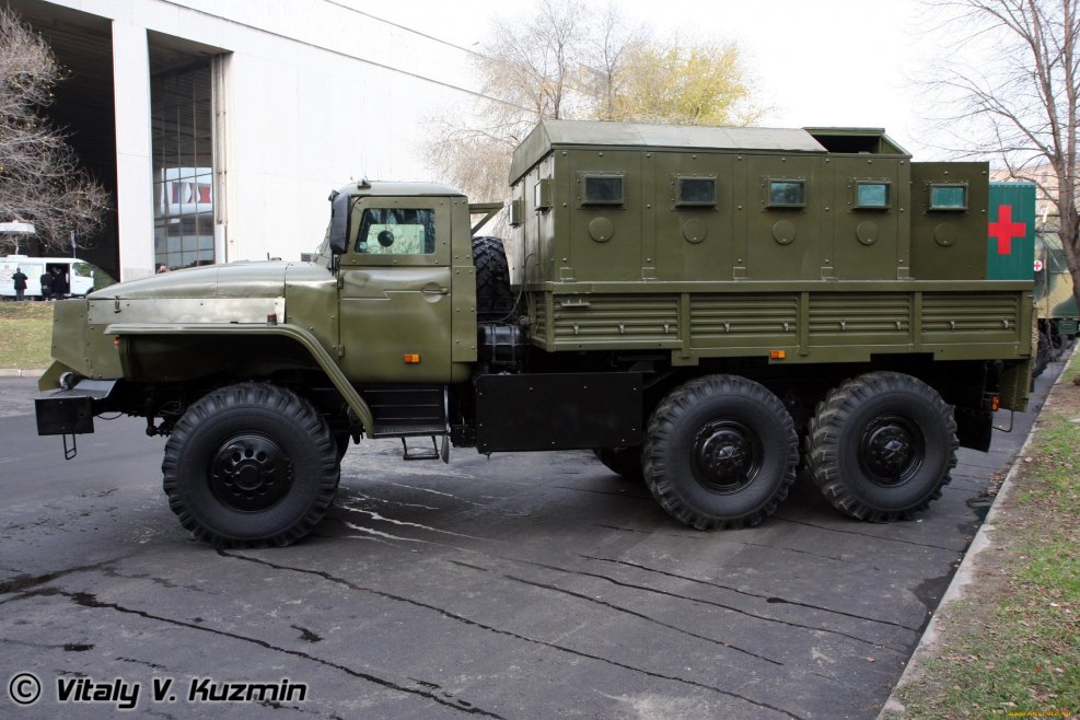 Урал 4320 с бронекапсулой