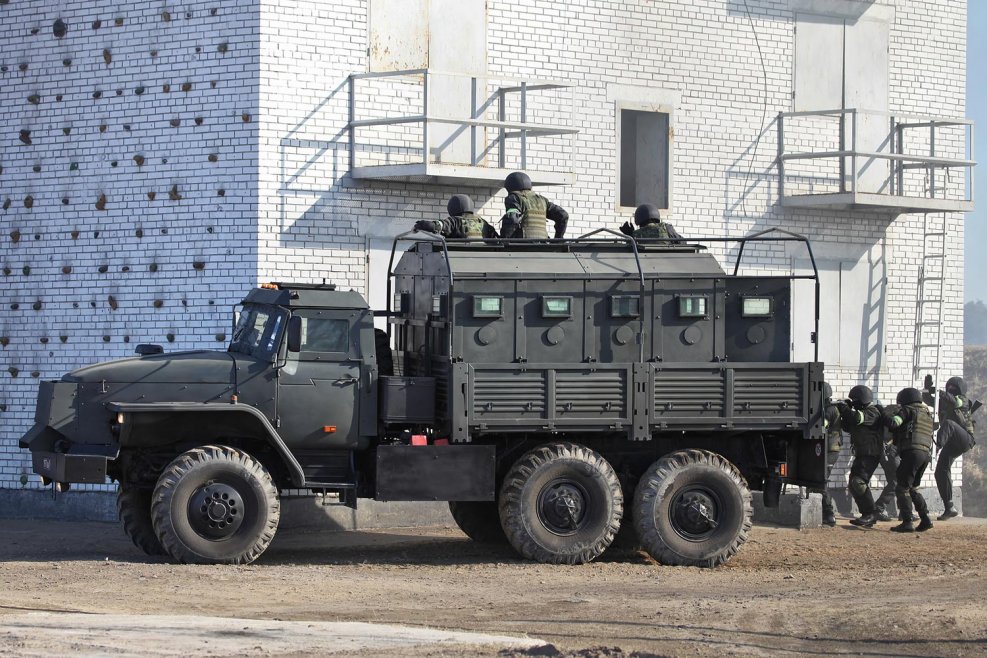 Урал 4320 бронекапсула