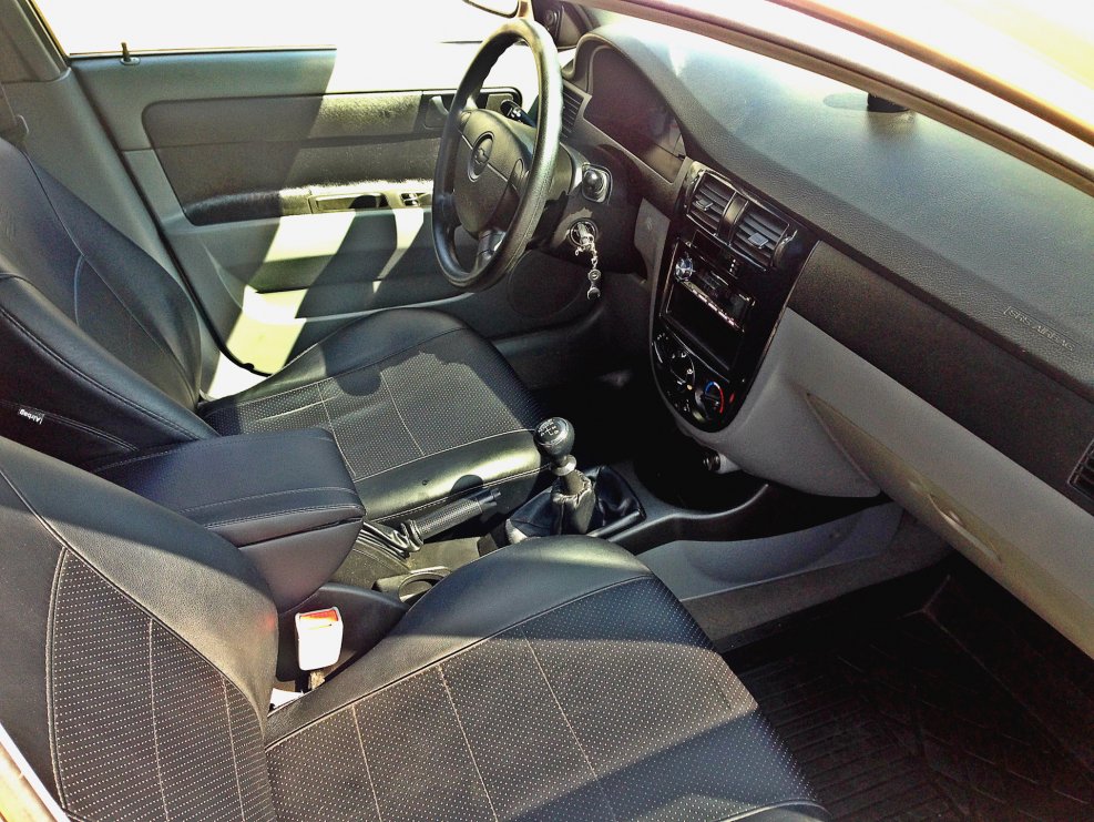 Chevrolet Lacetti 1.4 салон