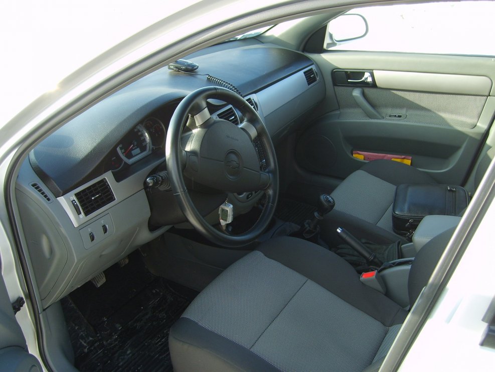 Chevrolet Lacetti 2008 седан салон