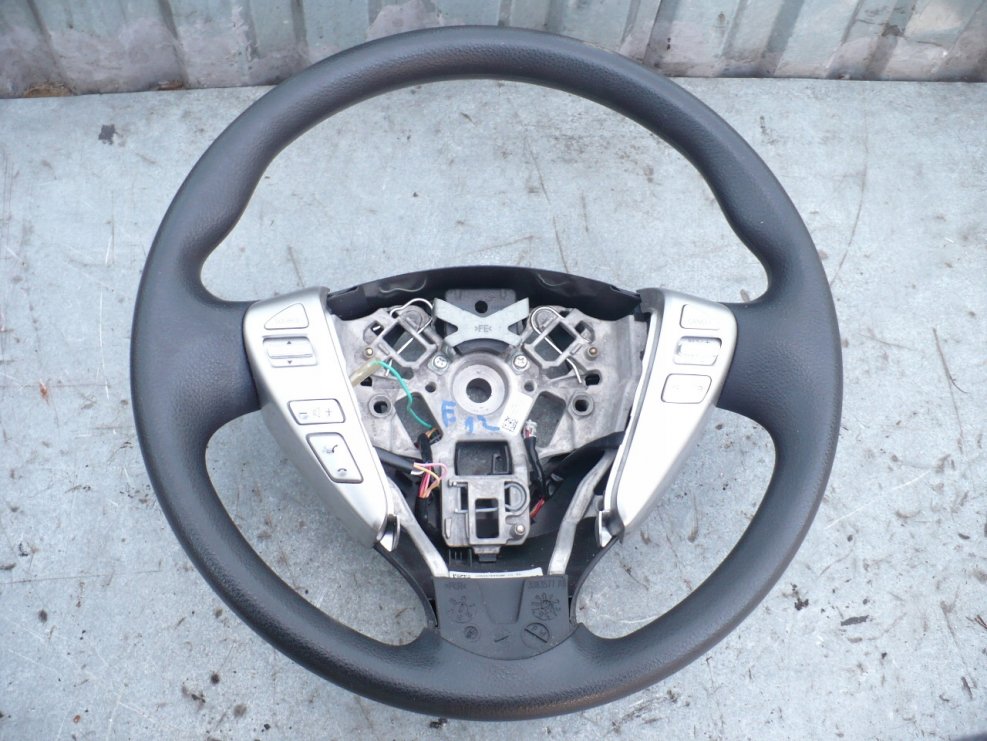 Руль Nissan Note e12