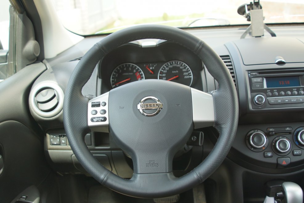 Руль Nissan Note 2011