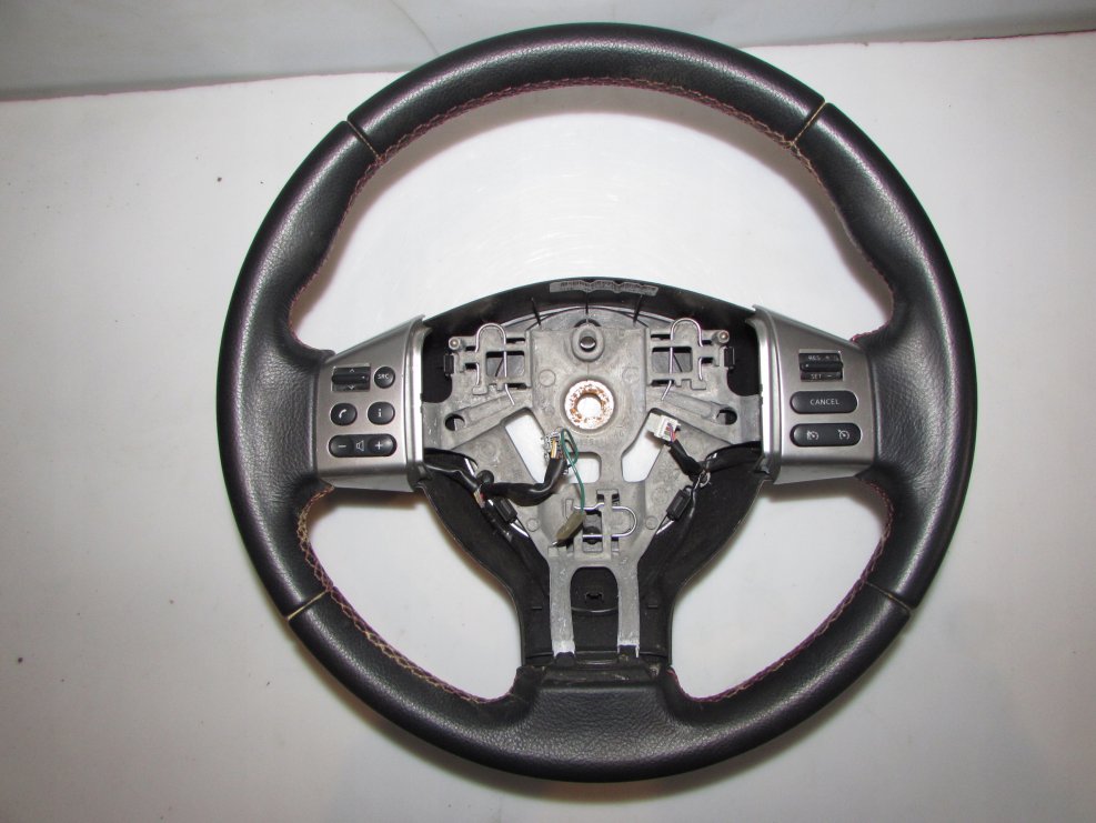 Руль Nissan Note