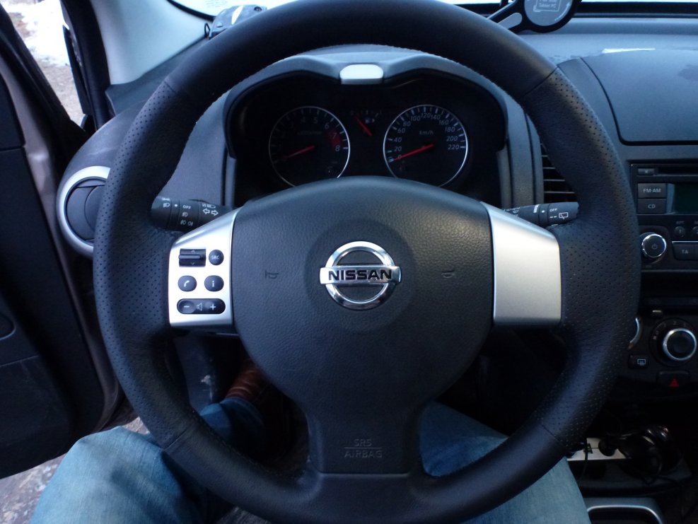 Руль Nissan Note 2011