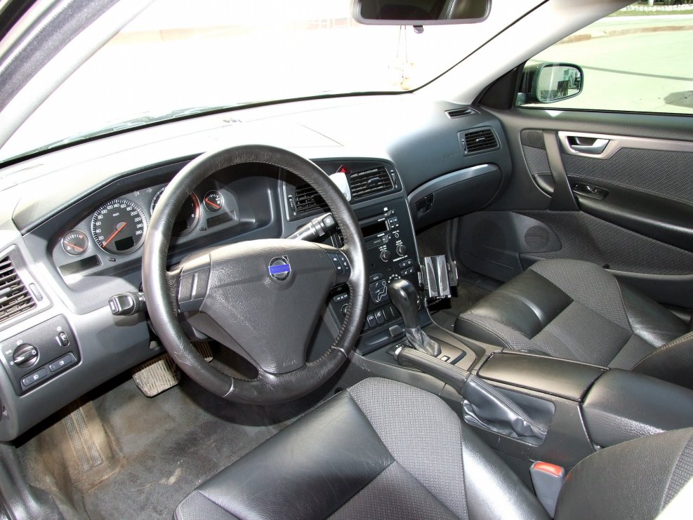 Volvo s60 2 салон