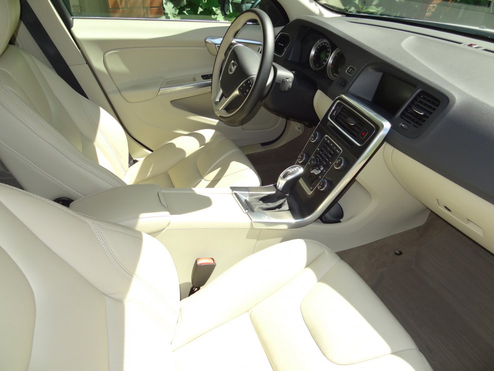 Volvo s60 2 салон