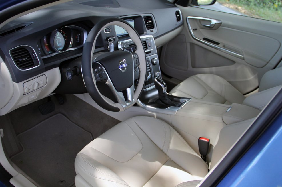 Volvo s60 2012 салон