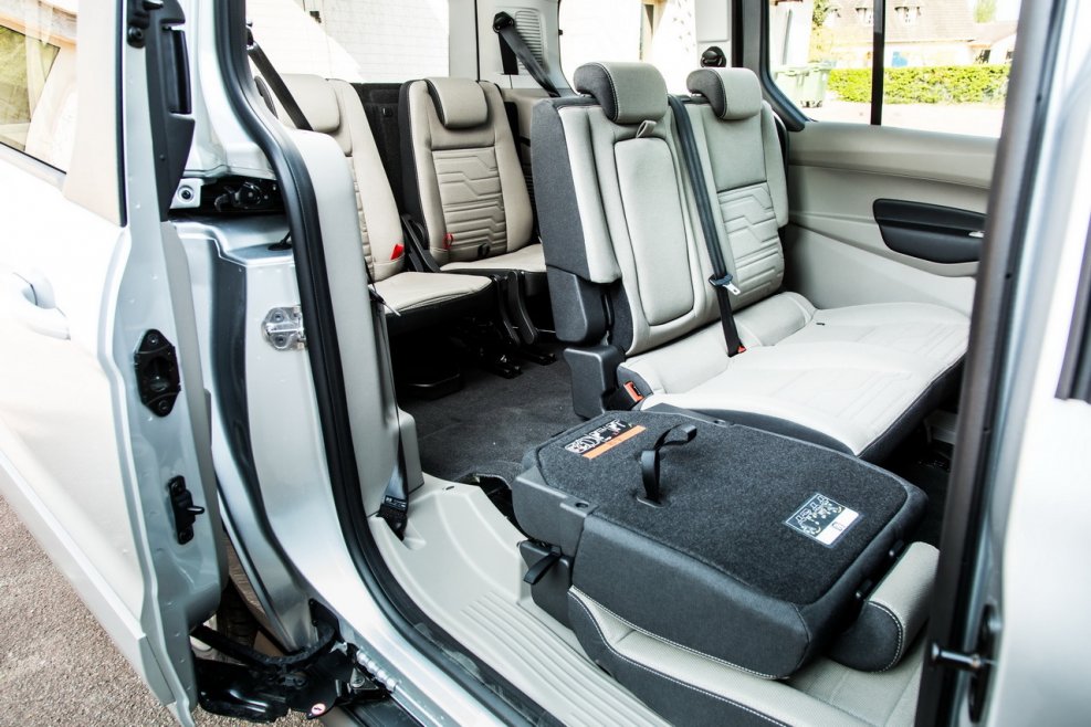 Ford Tourneo connect 2008 салон