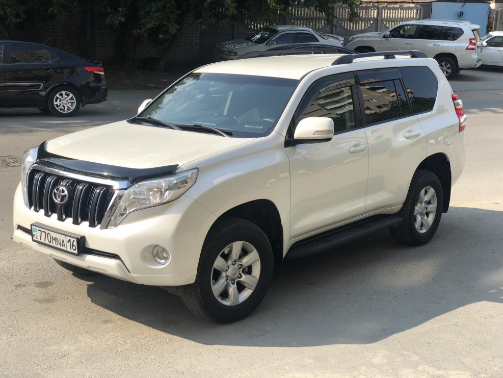 Toyota Prado 150 белый