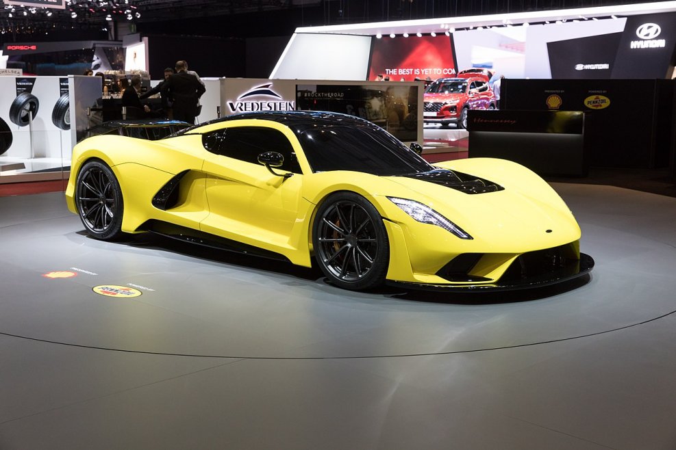 Машина Hennessey Venom f5