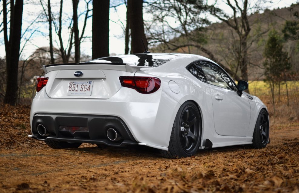 Subaru брз белая