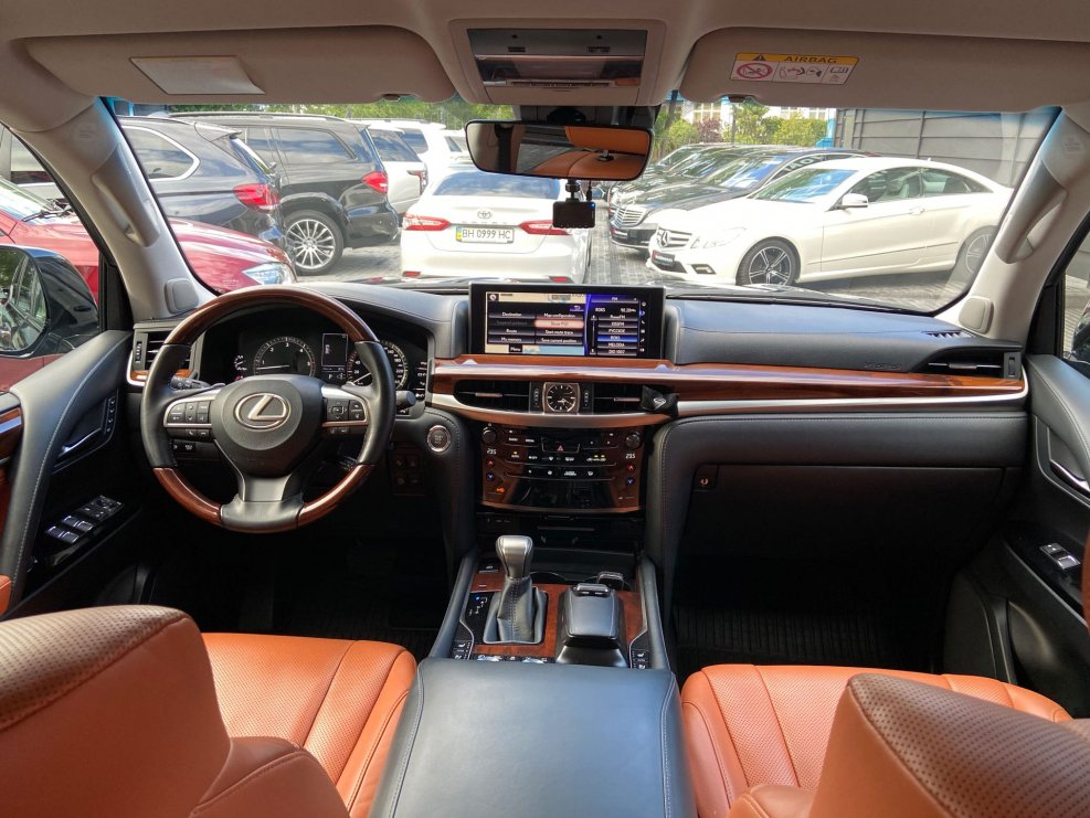Lexus LX 450 салон