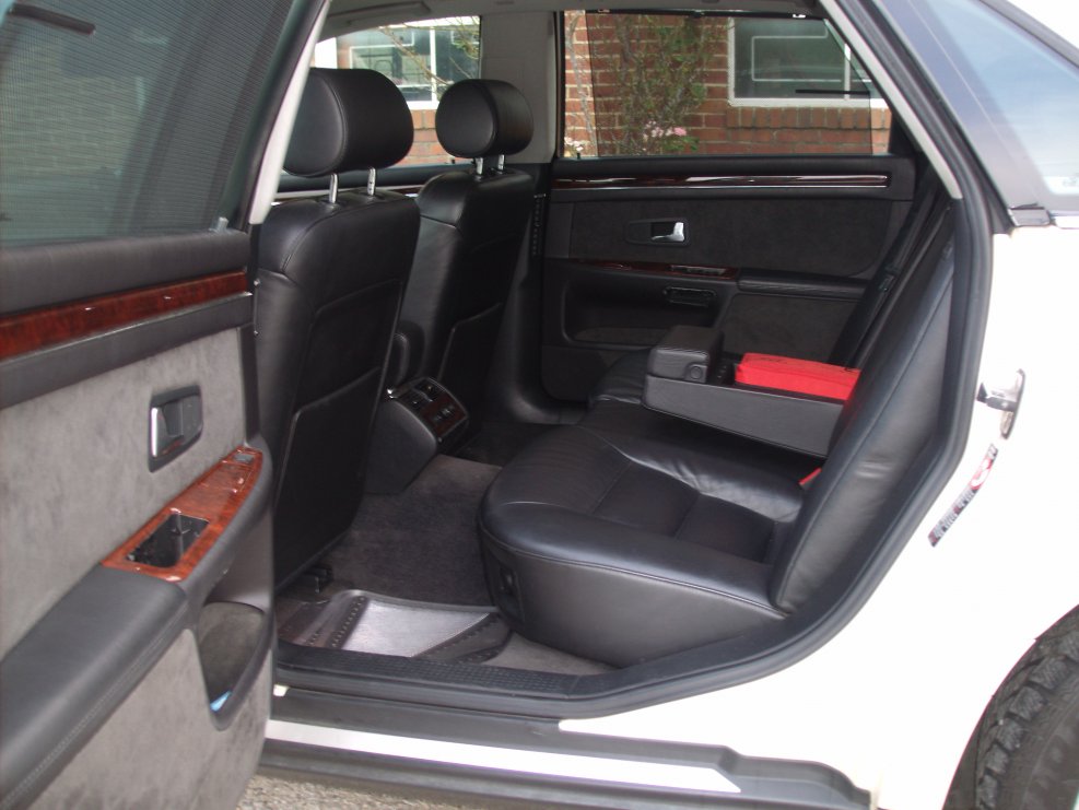 Audi a8 d2 салон сзади