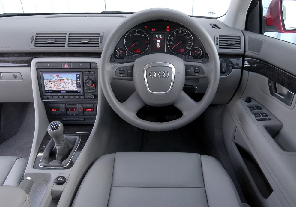 Audi a4 2005 салон