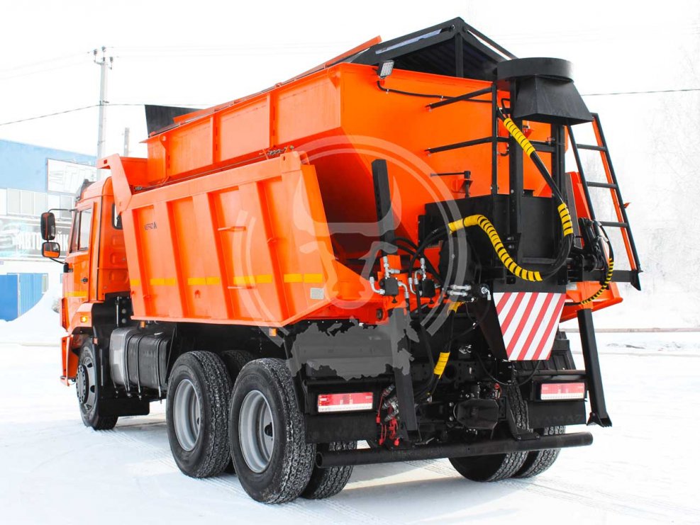 КДМ КАМАЗ 65115-62 пескоразбрасыватель