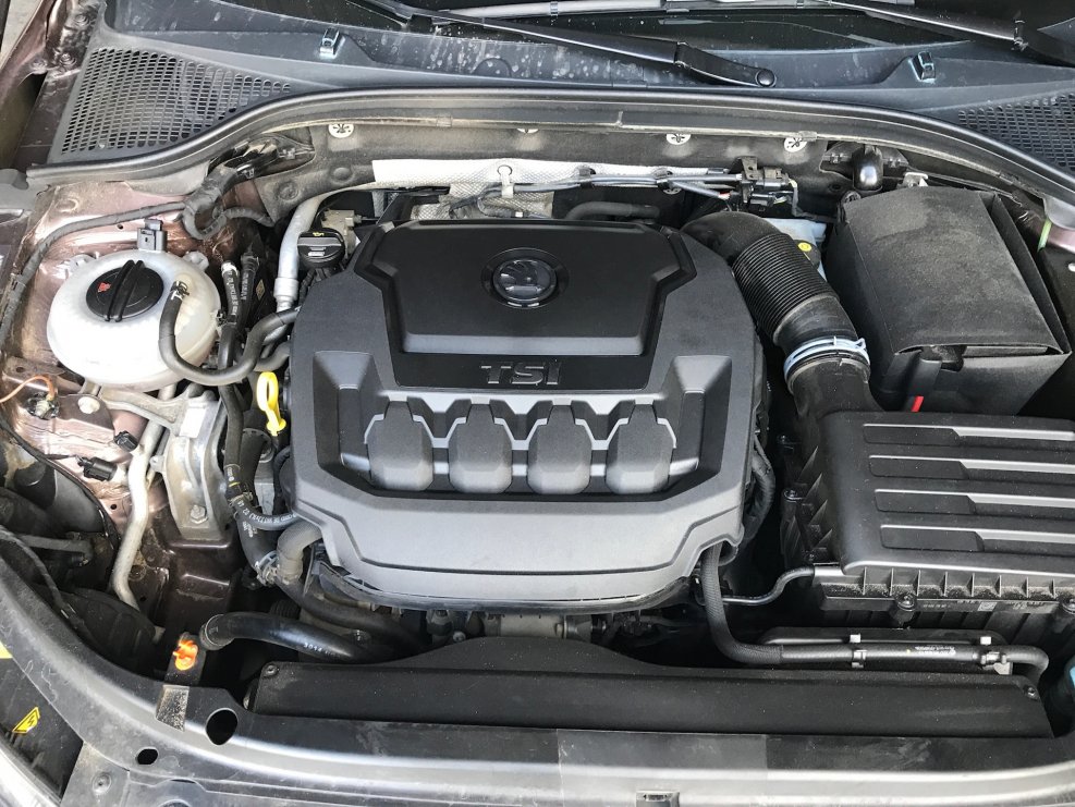 Крышка двигателя Skoda Kodiaq 2.0 TSI