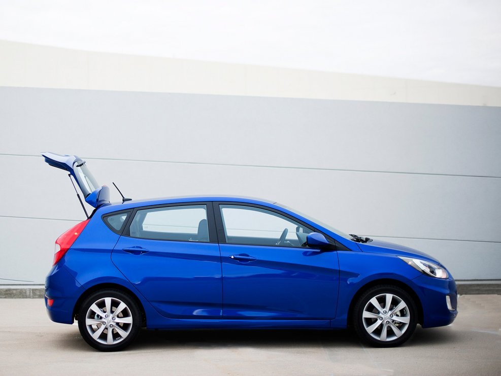 Hyundai Accent 2015 хэтчбек