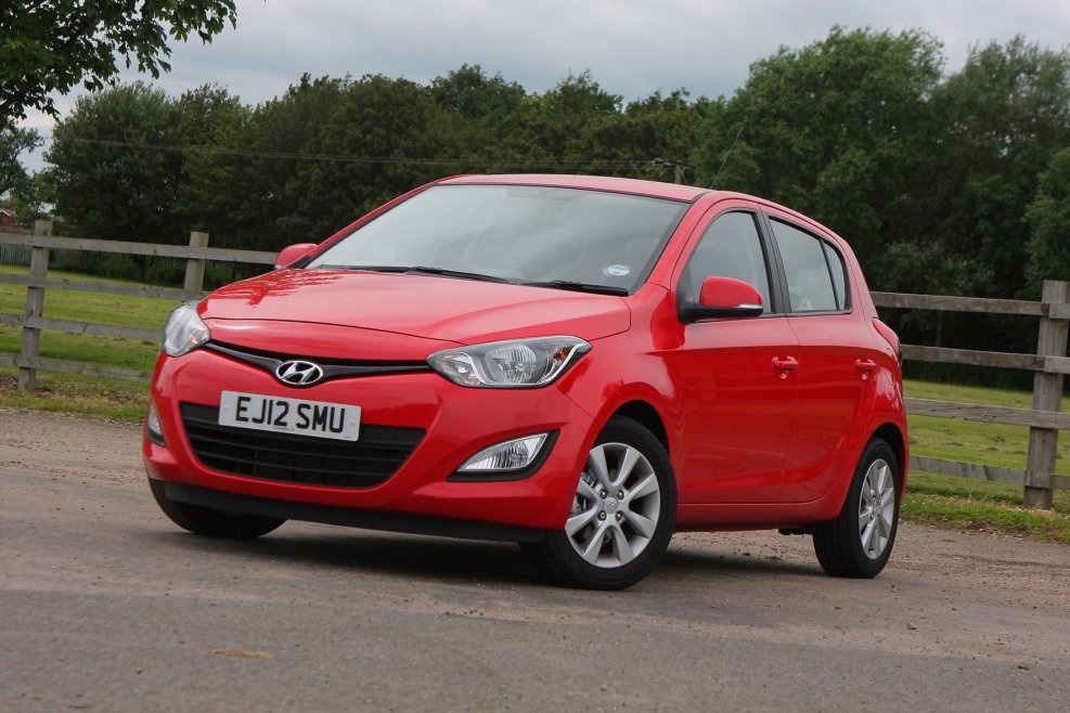 Hyundai i20 2011 красный