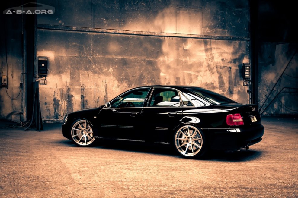 Ауди s4 b5 черный