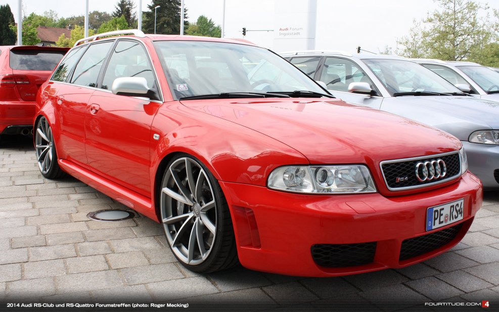 Audi s4 b4 красная