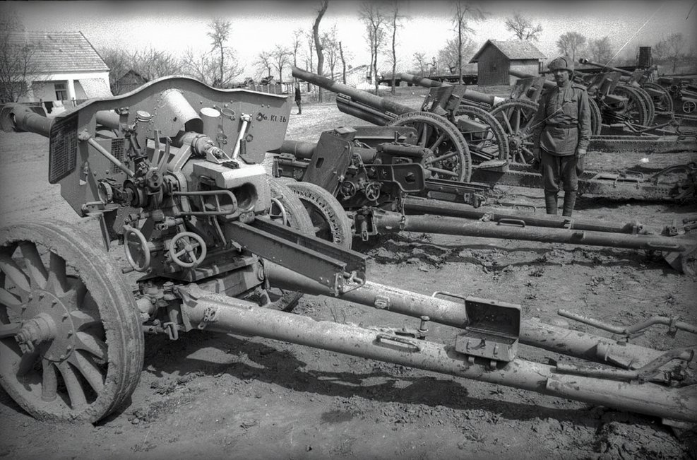 105-Мм гаубица LEFH 18 на конной тяге