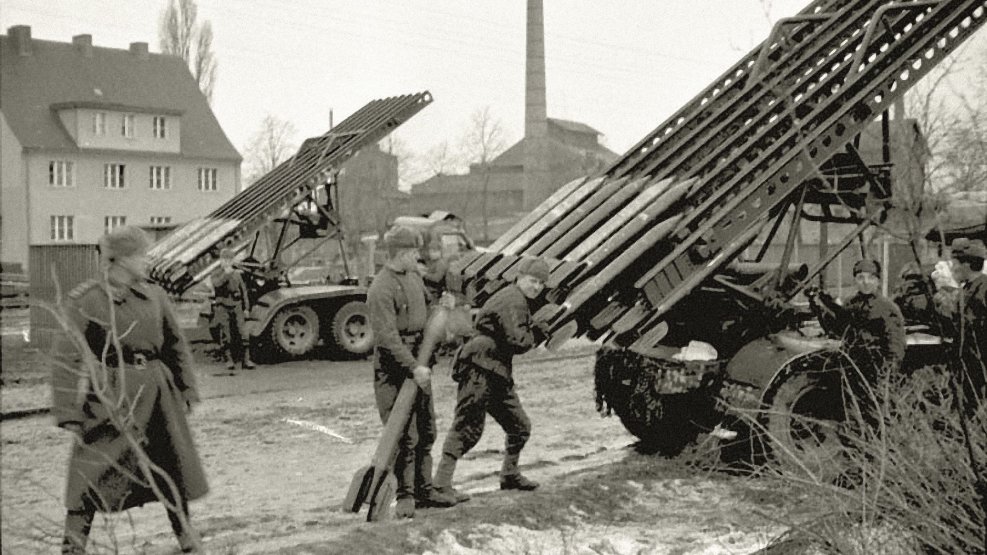 БМ-13 Катюша залп