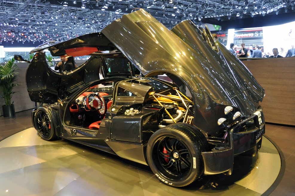 Pagani Huayra самая дорогая. Дорогие машины. Эксклюзивные автомобили. Самая дорогая машина в мире.