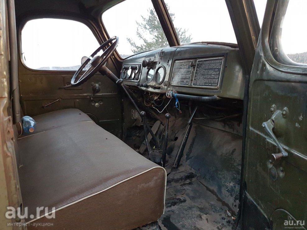 ЗИЛ-157 кабина внутри