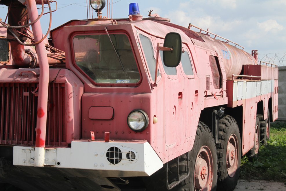 МАЗ 7310 пожарный в кабине